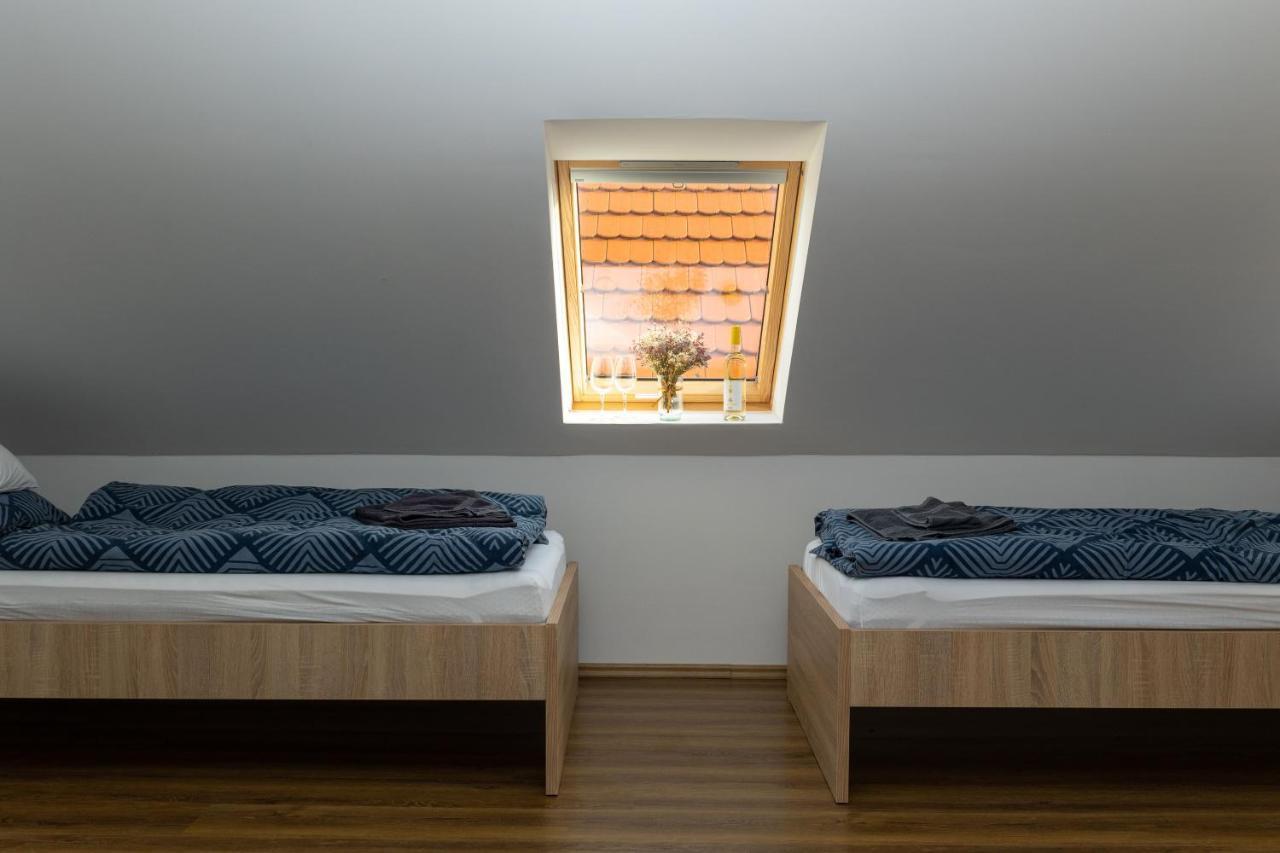 Takacs Pince Apartman Hajos 외부 사진